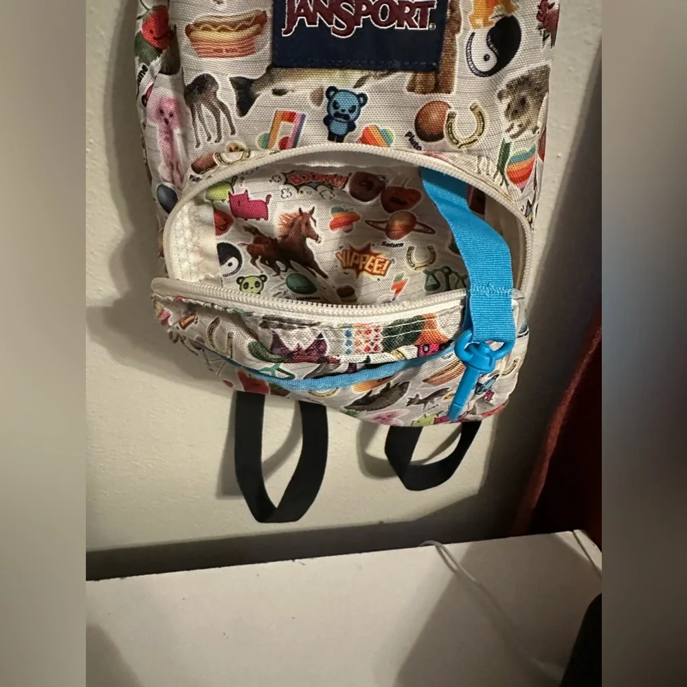 Mini backpack 🎒 - Picture 2 of 5